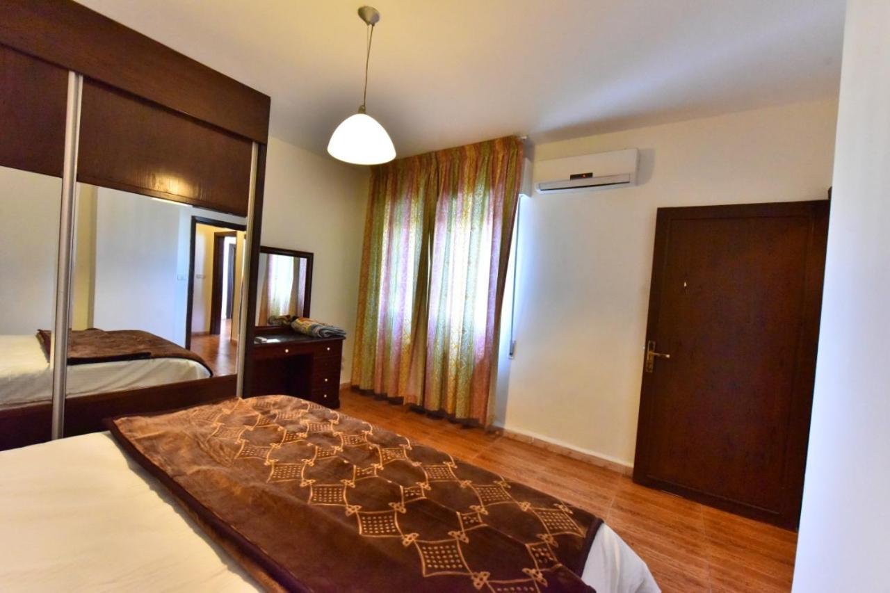 Al Farooq Hotel Apartmentsアンマン エクステリア 写真