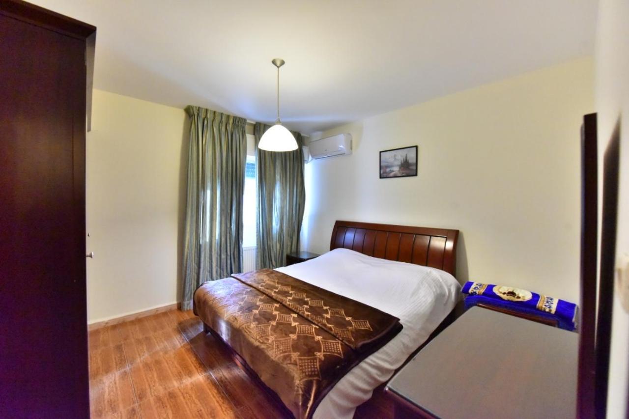 Al Farooq Hotel Apartmentsアンマン エクステリア 写真