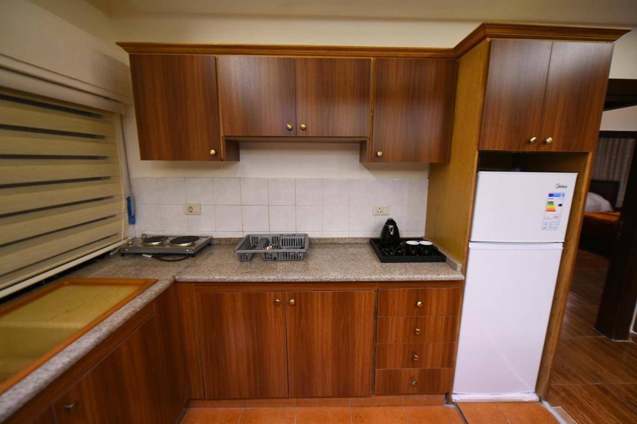 Al Farooq Hotel Apartmentsアンマン エクステリア 写真