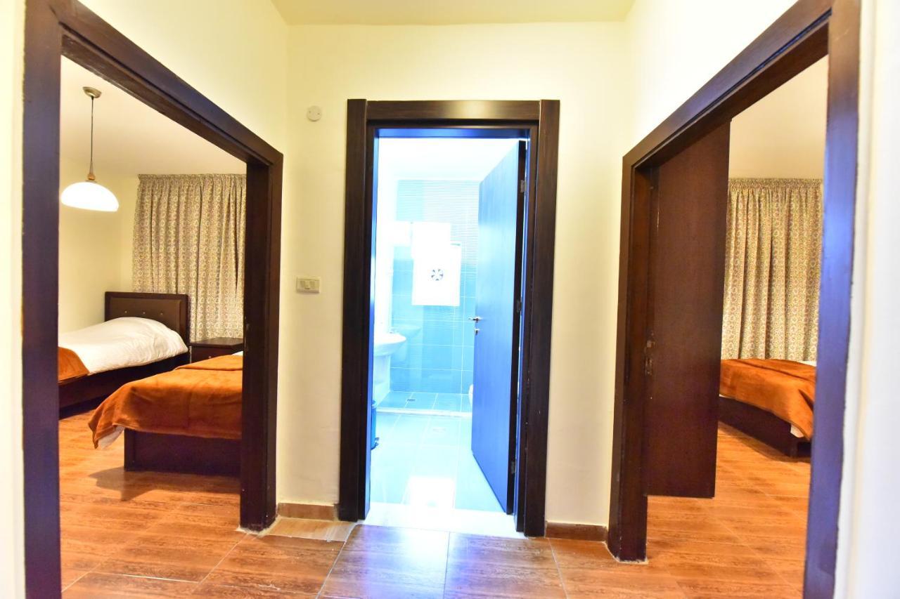 Al Farooq Hotel Apartmentsアンマン エクステリア 写真