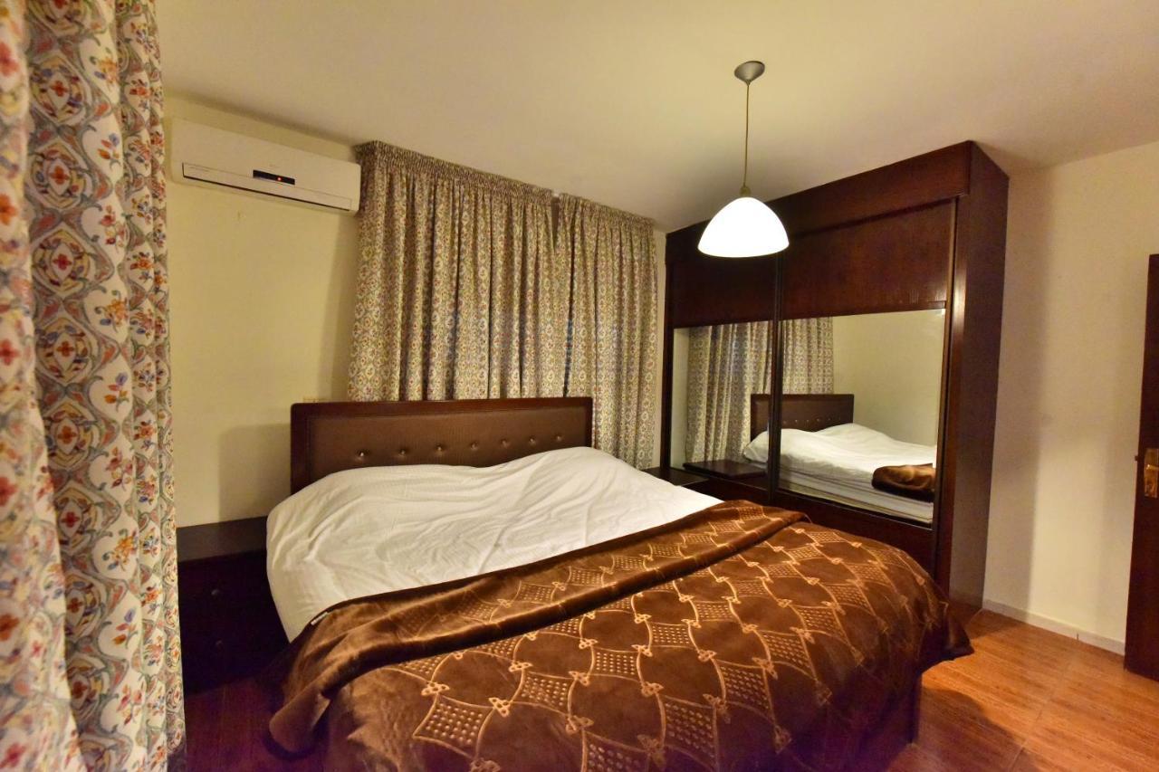 Al Farooq Hotel Apartmentsアンマン エクステリア 写真