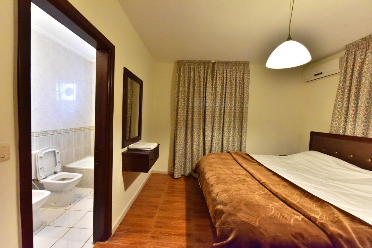 Al Farooq Hotel Apartmentsアンマン エクステリア 写真