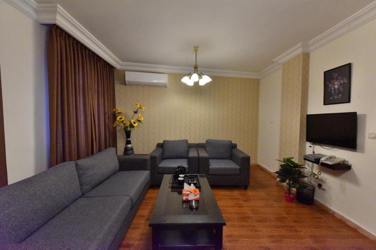 Al Farooq Hotel Apartmentsアンマン エクステリア 写真