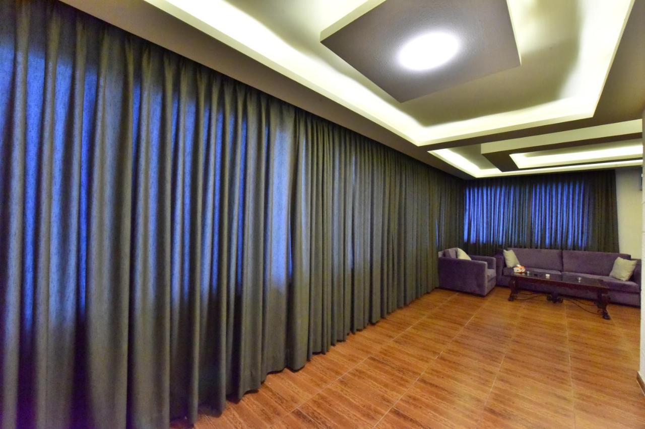 Al Farooq Hotel Apartmentsアンマン エクステリア 写真