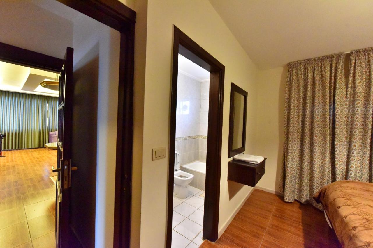 Al Farooq Hotel Apartmentsアンマン エクステリア 写真